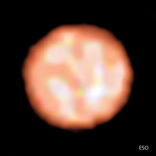 Estrella gigante de color rojo π1Gruis. Foto cortesía: Observatorio Europeo Austral (ESO).