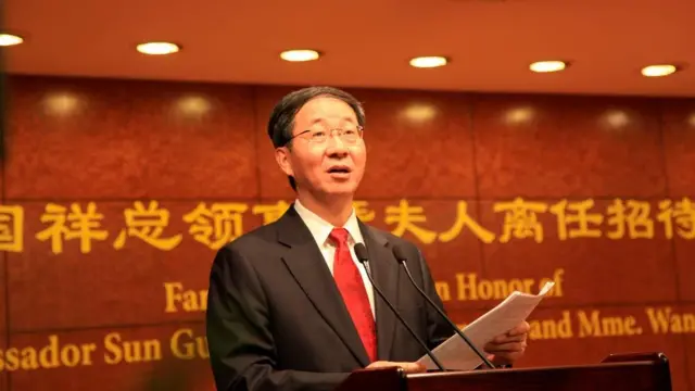 နယူးယောက်မှာ တရုတ် ကောင်စစ်ဝန်ချုပ် လုပ်ခဲ့တဲ့ ဆွန်း၊ ဒီဇင်ဘာ ၂၀၁၄။