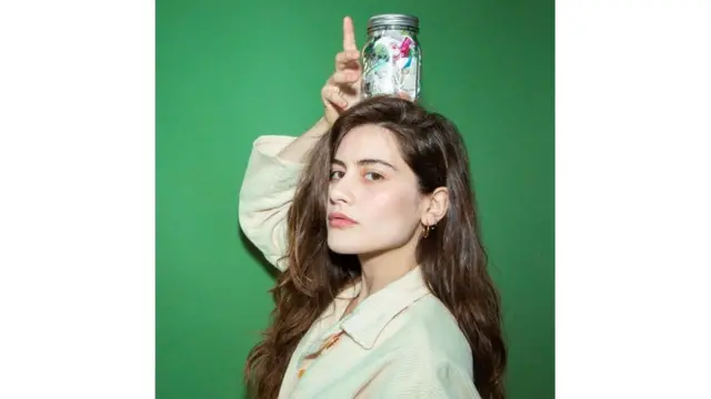 ካብ ብኽነት ናጻ ዝኾነ ሂወት እትመርሕ ላውረን ሲንገር