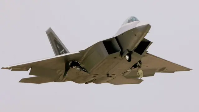 போர் விமானம்