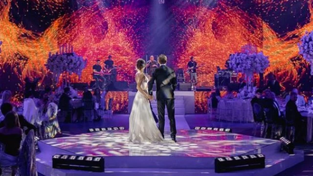 याकुबेट्सले आफ्नो विवाहमा दुई लाख पचास हजार अमेरिकी डलर खर्च गरेको आरोप लगाइएको छ