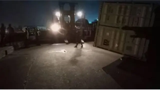 Ile ẹru to ja bọ le ọkọ akero lori