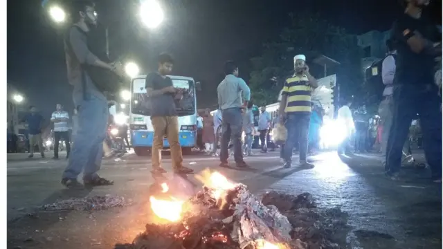 মুক্তিযোদ্ধা সন্তান কমান্ড শাহবাগে তাদের অবস্থান অব্যাহত রাখার ঘোষণা দিয়েছে।