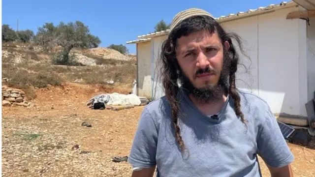 يقول يهودا لييبر،"إن رؤيتنا هي أن كل أرض إسرائيل سيسكنها اليهود".