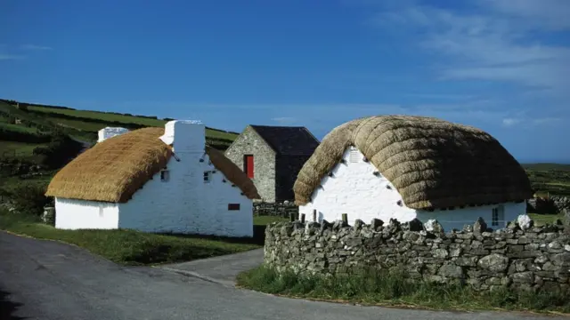 Традиционные домики на острове Мэн