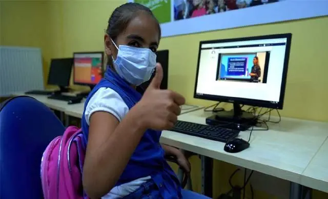 EBA destek merkezindeki bir öğrenci