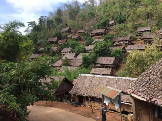 ထိုင်းမြန်မာနယ်စပ်က ဒုက္ခသည်စခန်း