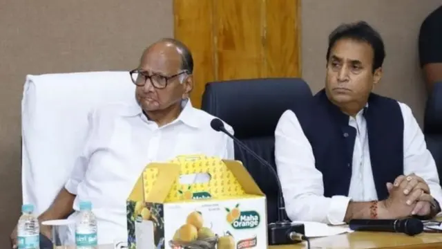 एनसीपी प्रमुख शरद पवार और अनिल देशमुख