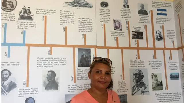 Isela Torres, de la oficina de turismo de Amapala.