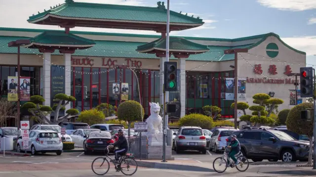 Quang cảnh Asian Garden Mall ở Little Saigon