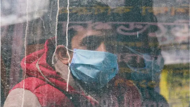 হজ ক্যাম্পের মধ্যে অনেক জনকে একসাথে রাখার কারণে ভাইরাস ছড়িয়ে পড়ার শঙ্কায় রয়েছেন অনেকেই।