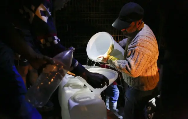 توزيع مباه الشرب