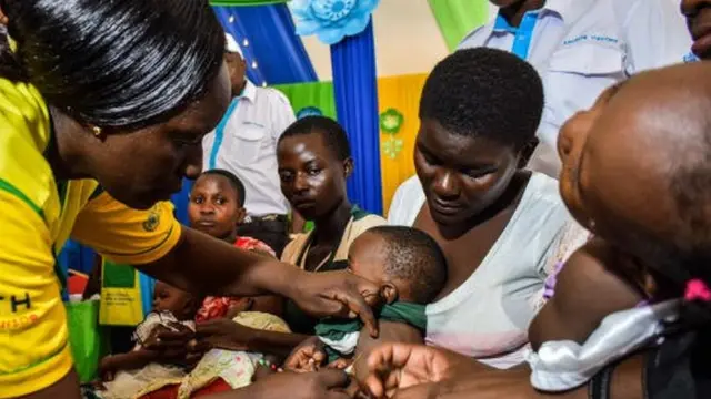 La vaccination des enfants est une pratique courante et largement acceptée