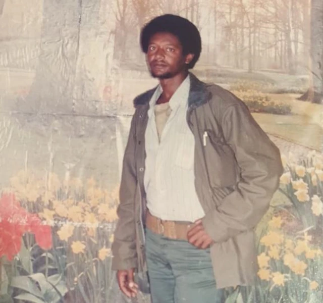 ኣብርሃም መሓረና