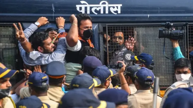 अर्नब गोस्वामी के साथ कोर्ट में क्या हुआ?