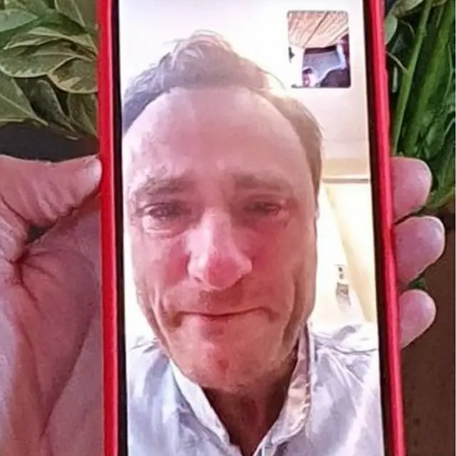 أحدث صورة لأوليفييه فانديكاستيل من هاتف محمول في نوفمبر/ تشرين الثاني