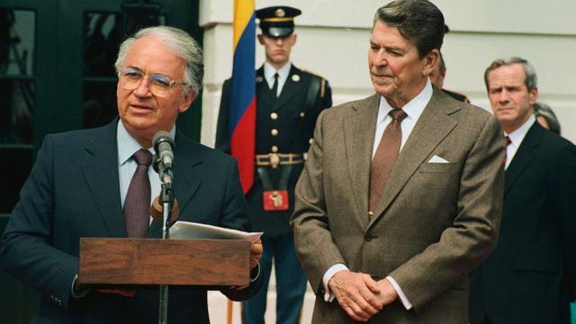 Betancur con Reagan en Washington en 1985.