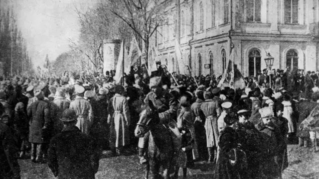 Мітинг на вулицях Києва з нагоди проголошення Української Народної Республіки. 7 листопада 1917 р.