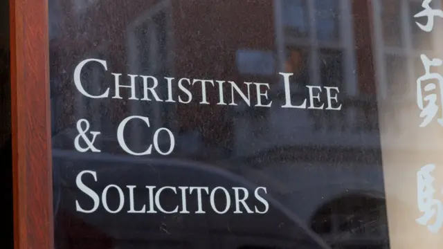 क्रिस्टिन ली की लॉ फ़र्म