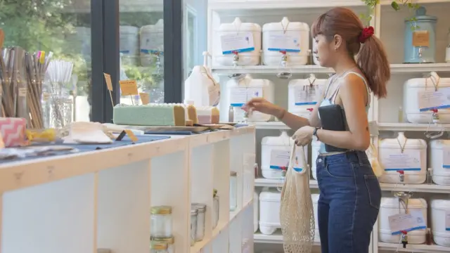 "การคิดก่อนใช้" ฤดีชนก จงเสถียร