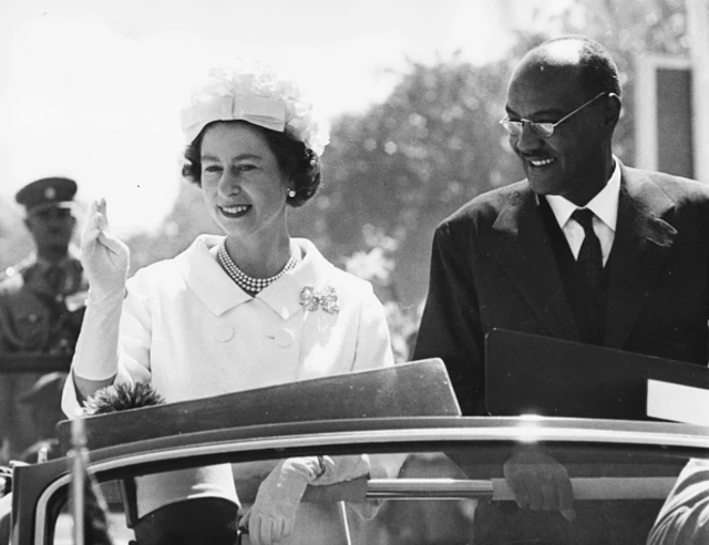 Ezenwaanyị Elizabeth na Onyeisiala El Tigani El-Mahi