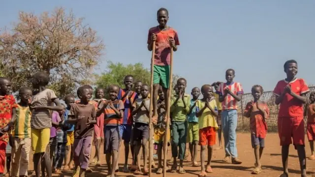 እቲ ክልል ኣስታት 1.1 ሚልዮን ህዝቢ ይነብሮ