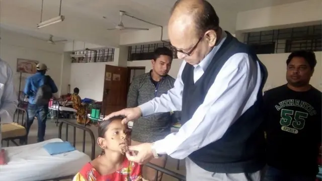 এর আগে এ ধরণের রোগে কোন মেয়ে বা নারীর আক্রান্ত হওয়ার খবর শোনা যায়নি বলে জানিয়েছেন চিকিৎসকরা