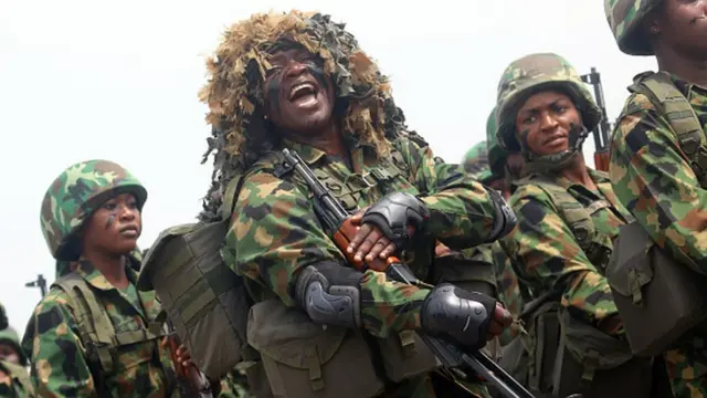 Ndị agha Naịjirịa na ụmụakwụkwọ