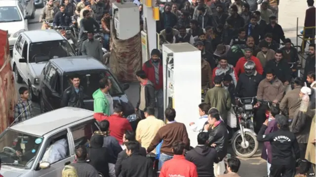 ਪਾਕਿਸਤਾਨ ਵਿੱਚ ਪੈਟਰੋਲ