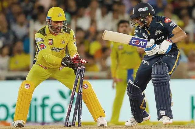 धोनी ने शुभमन गिल को स्टंप आउट किया