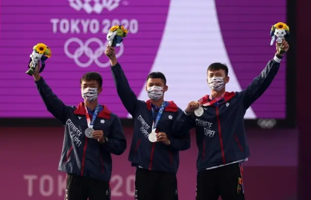 นักกีฬาจากไต้หวันรับเหรียญเงิน