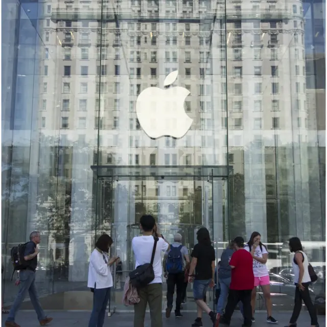 ఆపిల్, ప్యారడైజ్ పేపర్స్