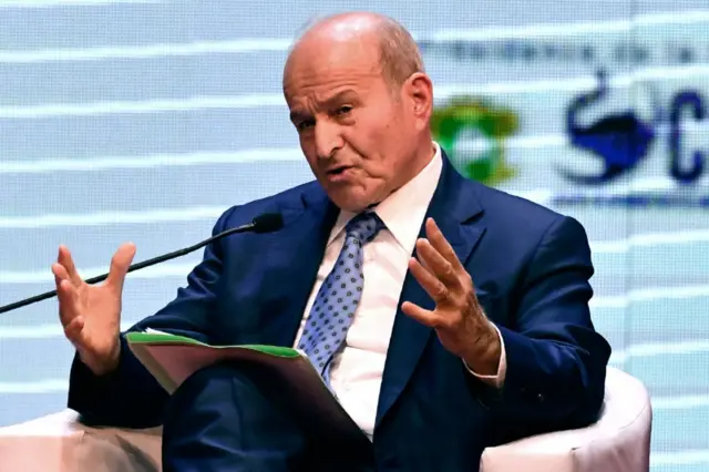 Fondateur de Cevital, un conglomérat présent dans l'agroalimentaire, le BTP, la sidérurgie, la distribution, l'électronique et l'électroménager; Issad Rebrab est la 1ère fortune d'Algérie et la 6ème d'Afrique.