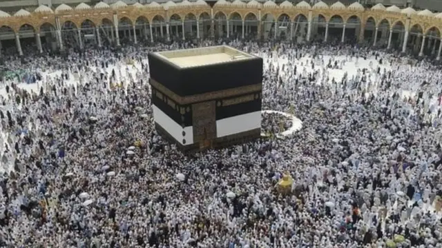 বিশ্বে সবচে বড়ো ধর্মীয় সমাবেশগুলোর একটি এই হজ।