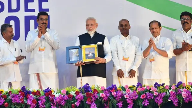 தாய்லாந்தில் திருக்குறள் மொழிபெயர்ப்பை வெளியிட்டு, ஒரு குறளை மேற்கோள் காட்டிப் பேசினார் நரேந்திர மோதி.