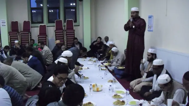 শাহজালাল মসজিদে ইফতারের আয়োজন