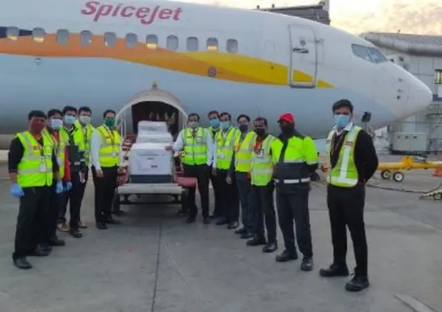 శంషాబాద్ చేరుకున్న వ్యాక్సీన్