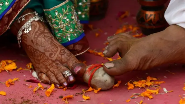 'லவ் ஜிஹாத்' மற்றும் 'சிறப்புத் திருமனச் சட்டம்' இடையே ஊசலாடும் காதல் கதைகள்