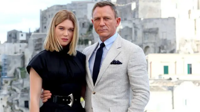 সবশেষ জেমস বণ্ড চরিত্র রূপায়নকারী ড্যানিয়েল ক্রেগ, অভিনেত্রী লি সেদু'র সাথে