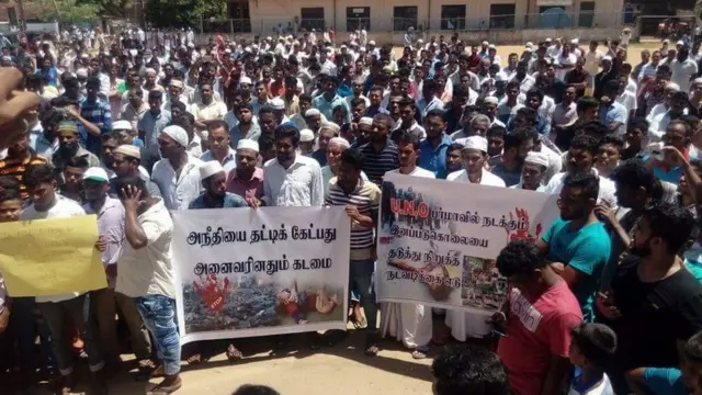 கிண்ணியாவில் ரொஹிஞ்சா முஸ்லிம்களுக்கு ஆதரவாக நடைபெற்ற போராட்டம்.