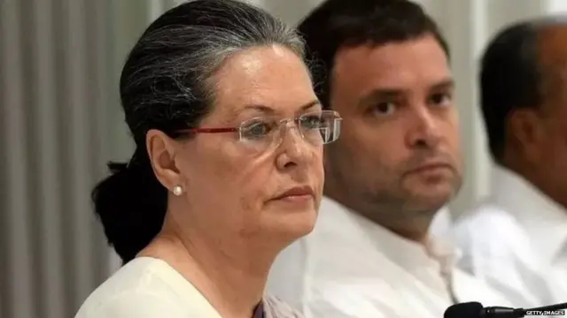 सोनिया के साथ राहुल गांधी