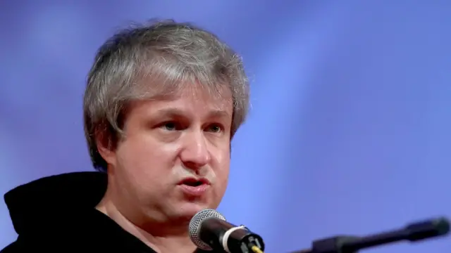 Антон Долин