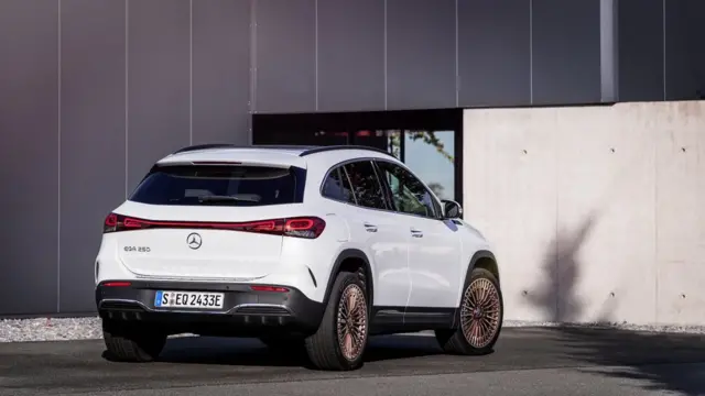 EQA براساس شاسی‌بلند بنزینی کارخانه ساخته می‌شود