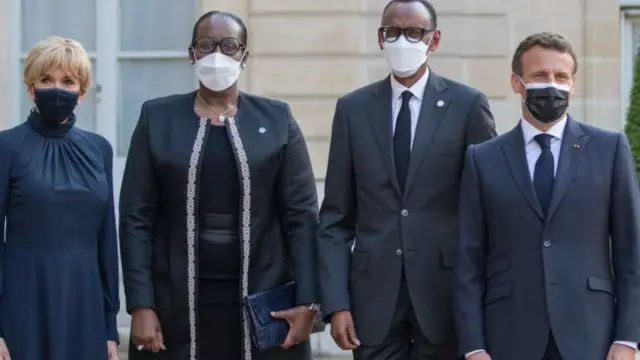 Bi Jeanette Kagame (wa pili kutoka kushoto)