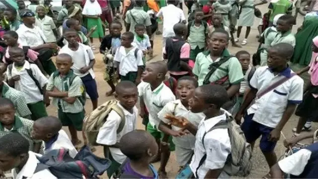 Awọn akẹkọ ile ẹkọ girama n fi ẹhonu han