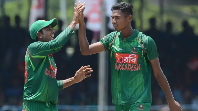 কলম্বোয় ২০১৭ সালের এপ্রিলে শ্রীলংকার সাথে ওডিআই ম্যাচে কুশল মেন্ডেসকে আউট করার পর