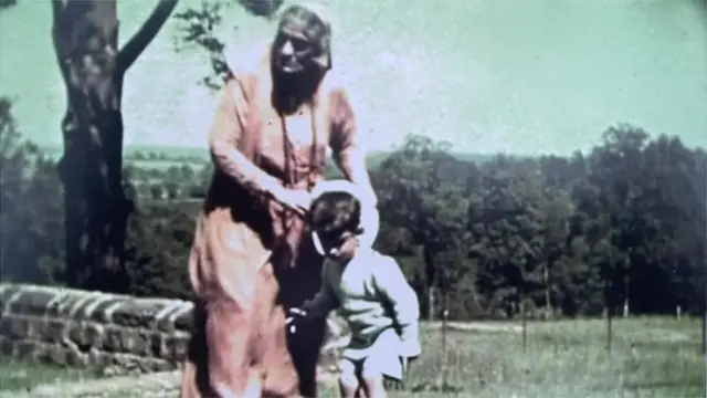 کورنیلیا سورابجی کے ساتھ رچرڈ سورابجی