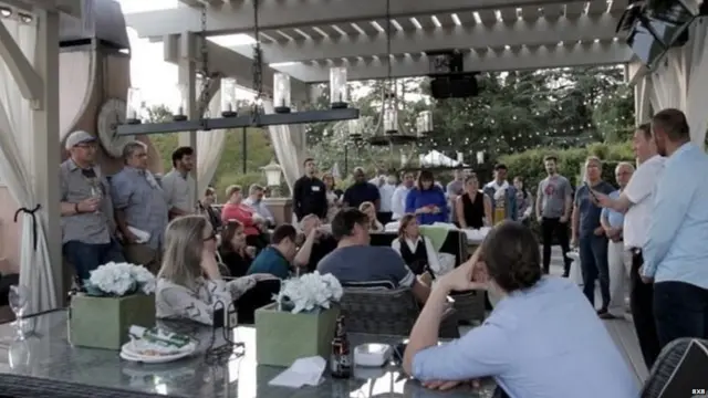 8X8 चे कर्मचारी