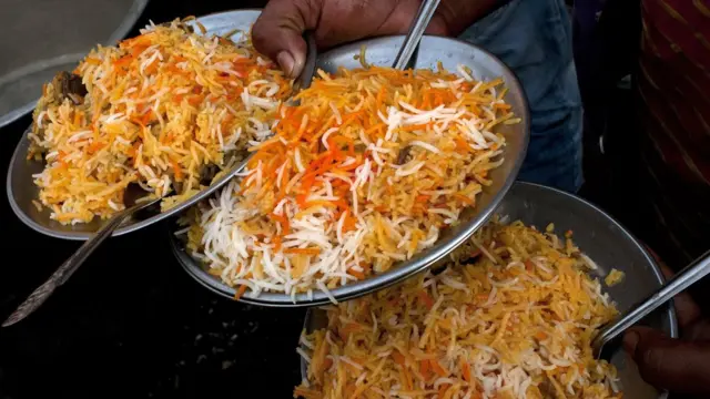 দিল্লির পুজোয় এবার বিরিয়ানি, কাবাব নিষিদ্ধ