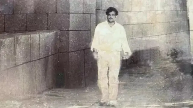 दिग्दर्शक आसिफ